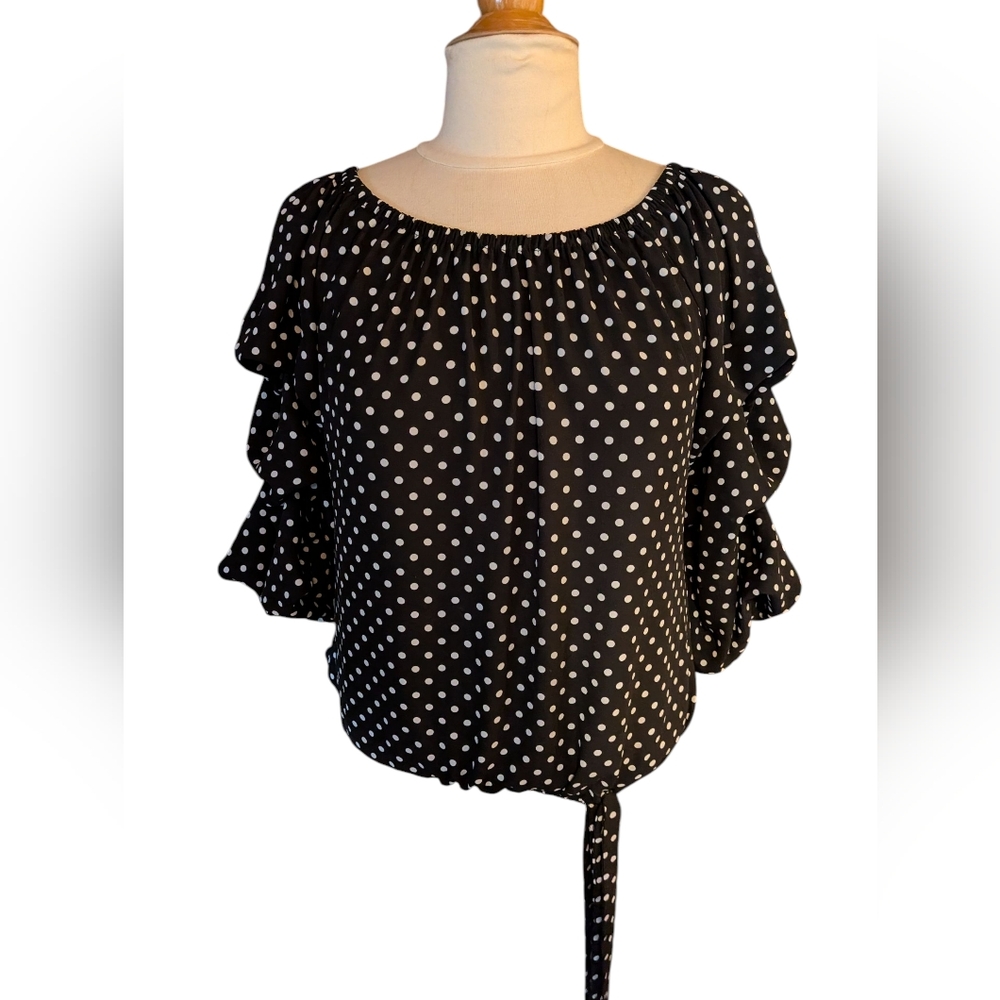 CeCe Black Polka Dot Women's Top Can Be Worn Off Shoulder Like New Small